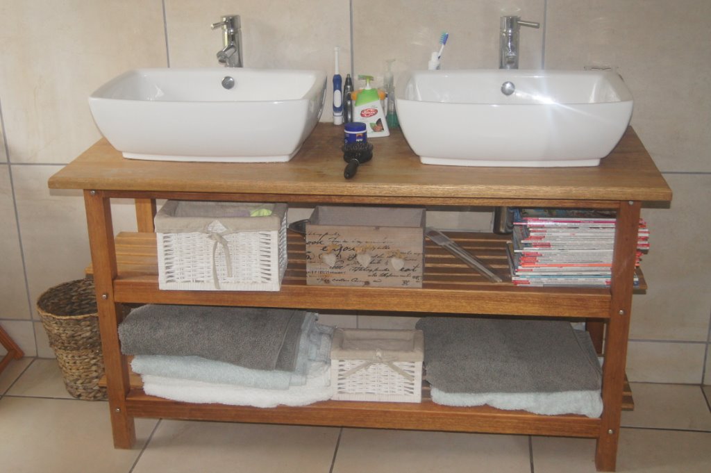 double-bathroom-basin-tables